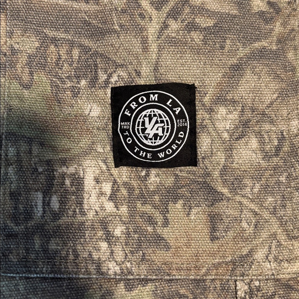 YoungLA CamoflaugeCargo Pants Size: Large NWT - Picture 3 of 8